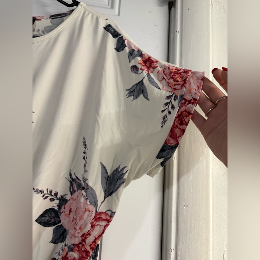 Floral Knot Front Top✨ - Picture 5 of 8